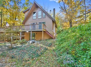 3729 Hidden Lake Dr, Lake Ariel, PA 18436