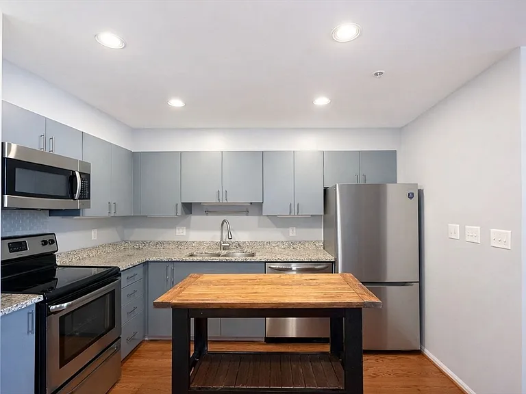 172 Middle St #108 — Photo 3