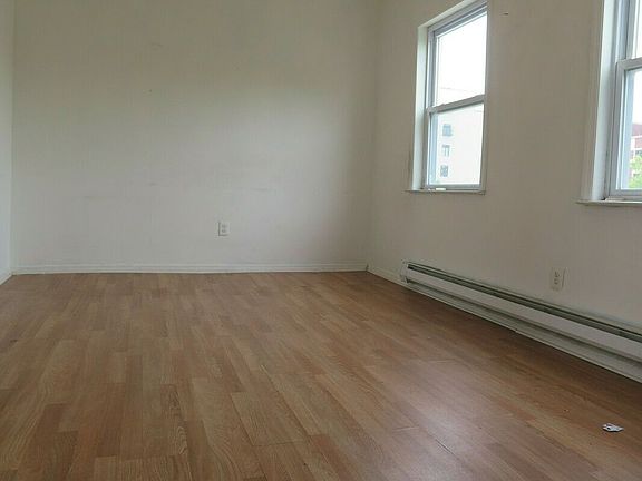4th image of 51 Bartlett St APT 3F