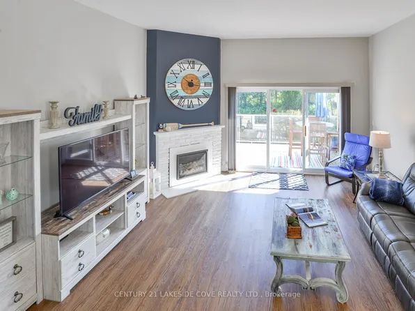 4 Paradise Blvd #6, Ramara, ON L0K 1B0