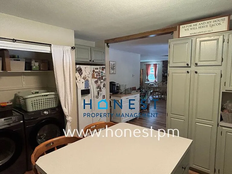 206 Derosay Ave #1 — Photo 5