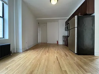 Rented by Hillel Realty Group