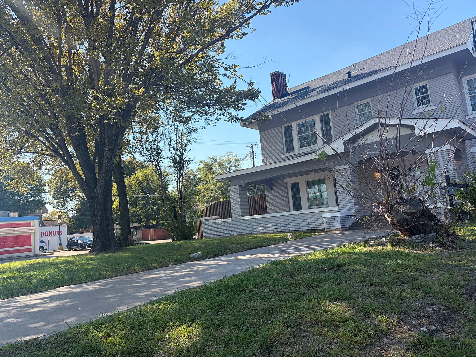 4 bed, $2,600 — Photo 2