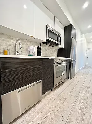 Rented by REAL New York | media 19