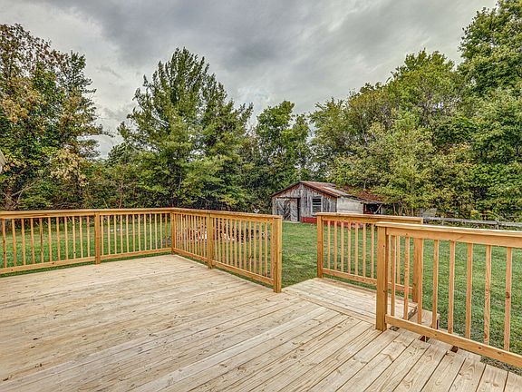 3rd image of 124 Harber Ln