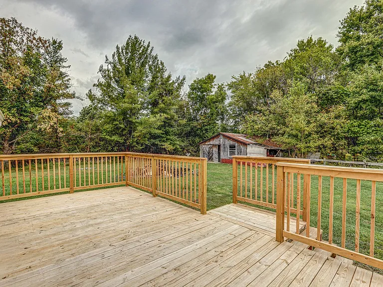 124 Harber Ln — Photo 3