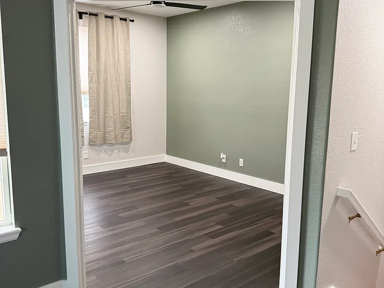 204 Straw Ct — Photo 8