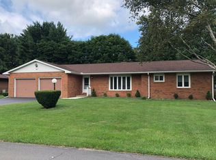 47 Chestnut Ct, Champaign, IL 61822