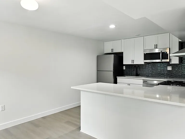 1132 S 33rd St #4 — Photo 28