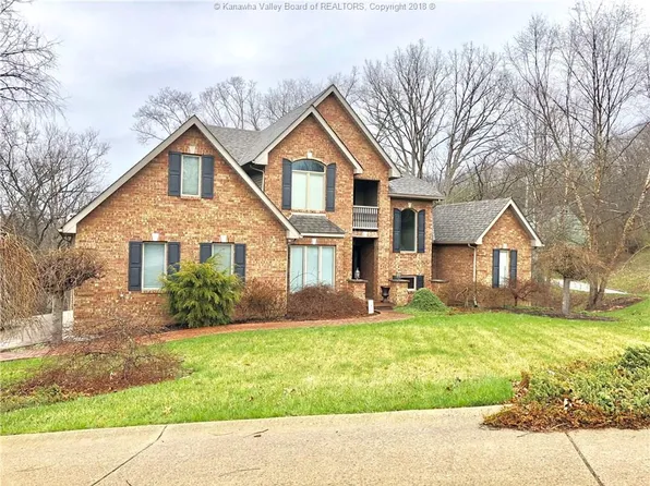 37 Presidential Cir, Hurricane, WV 25526