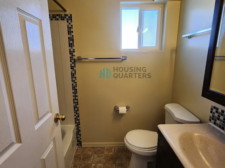 5222 N Regal St #F — Photo 8