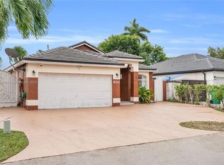 8312 NW 201st St, Hialeah, FL 33015