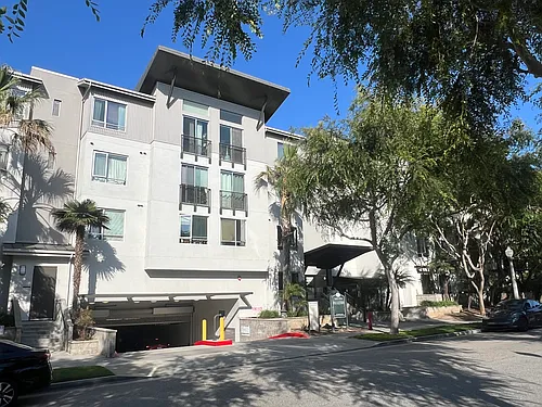 6400 Crescent Park E Photo 1