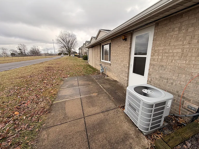 4 Florentine Ct — Photo 16