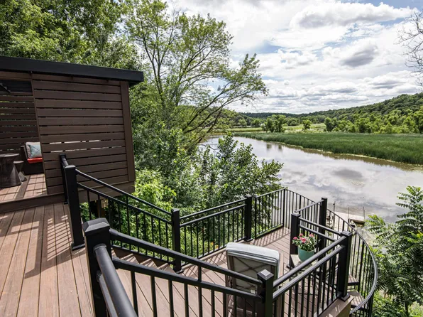 348 105th St NW, Oronoco, MN 55960