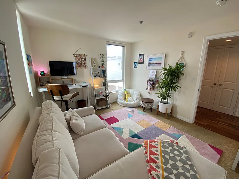 2nd bedroom