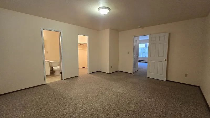 1 bed, 1.0 bath, $2,600 — Photo 2