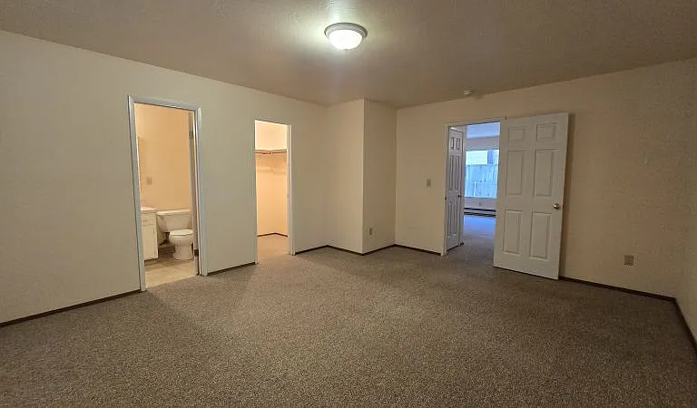 320 Center St #2 — Photo 2