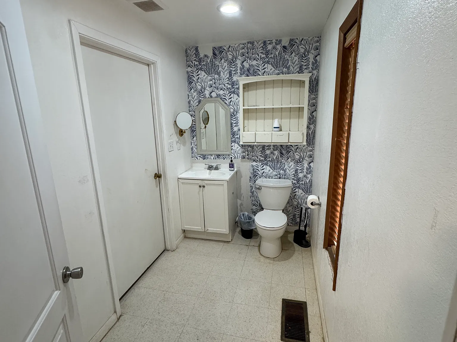 5 bed, 5000 sqft, $975 — Photo 3