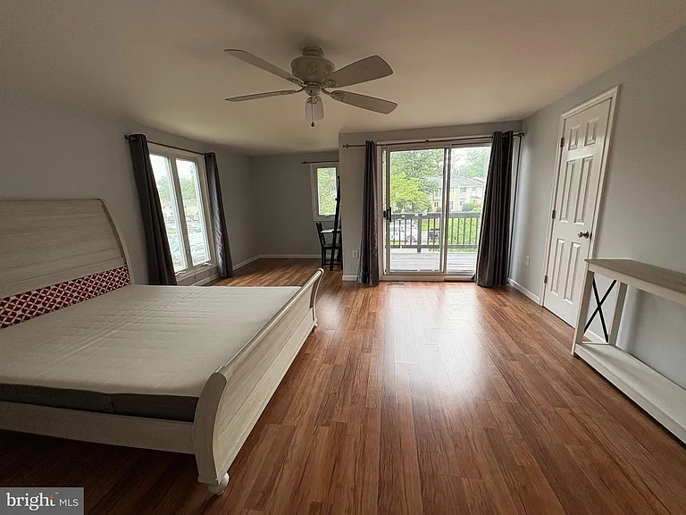 224 Willow Ter — Photo 16