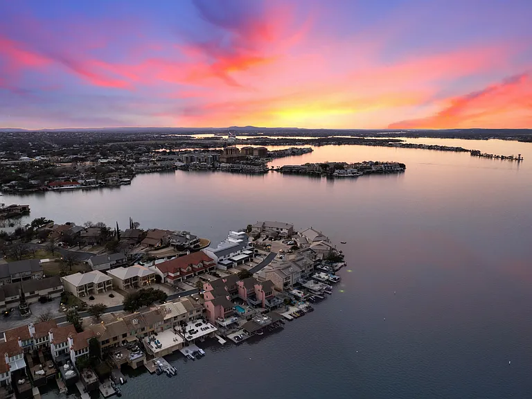 510 Horseshoe Bay North Blvd — Photo 2