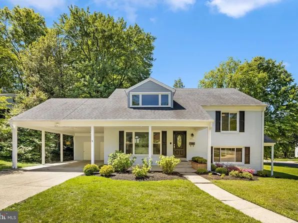 6211 Colmac Dr, Falls Church, VA 22044