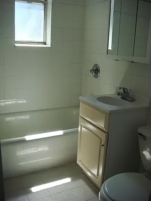 Rented by Avanguard Realty Corp | media 7