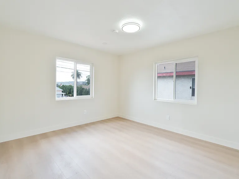 2214 Thomas St — Photo 26