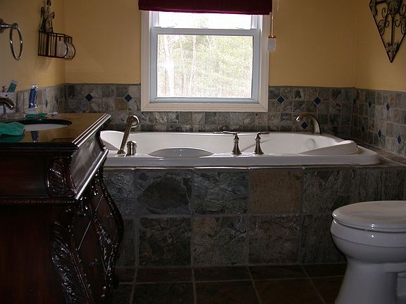 Jacuzzi Bath w/Slate Floor & Shower
