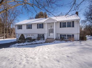 6 Filley St, Bloomfield, CT 06002