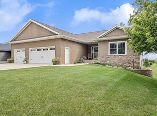 207 Bouldercrest Ave NE, Owatonna, MN 55060