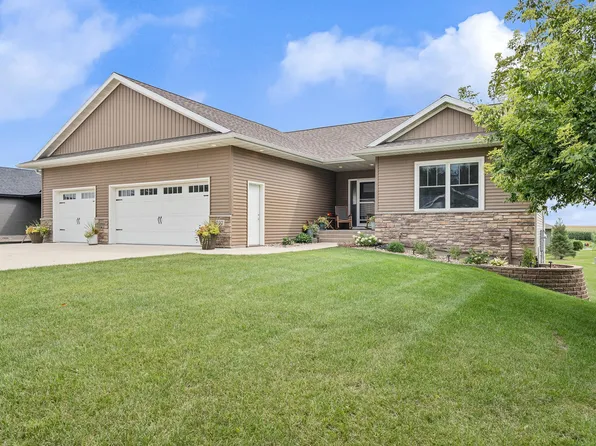 207 Bouldercrest Ave NE, Owatonna, MN 55060