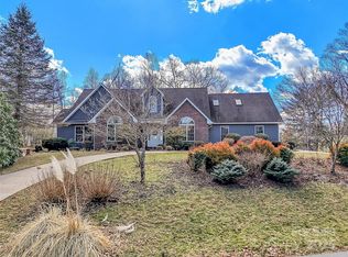 88 Adams Dr, Clyde, NC 28721