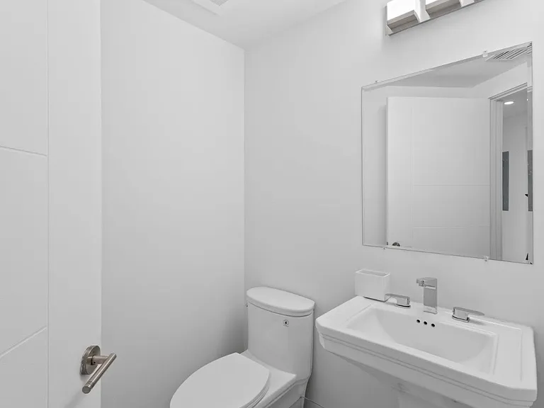 1010 SW 2nd Ave #609 — Photo 5