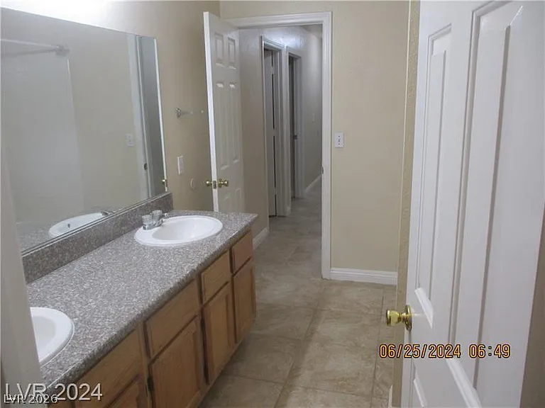 8216 Grassy Point Cir — Photo 24