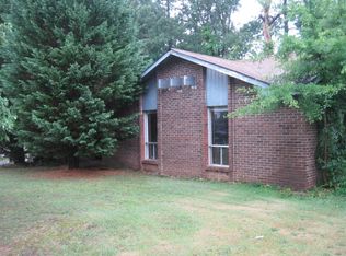 6112 Fieldcrest Dr, Morrow, GA 30260