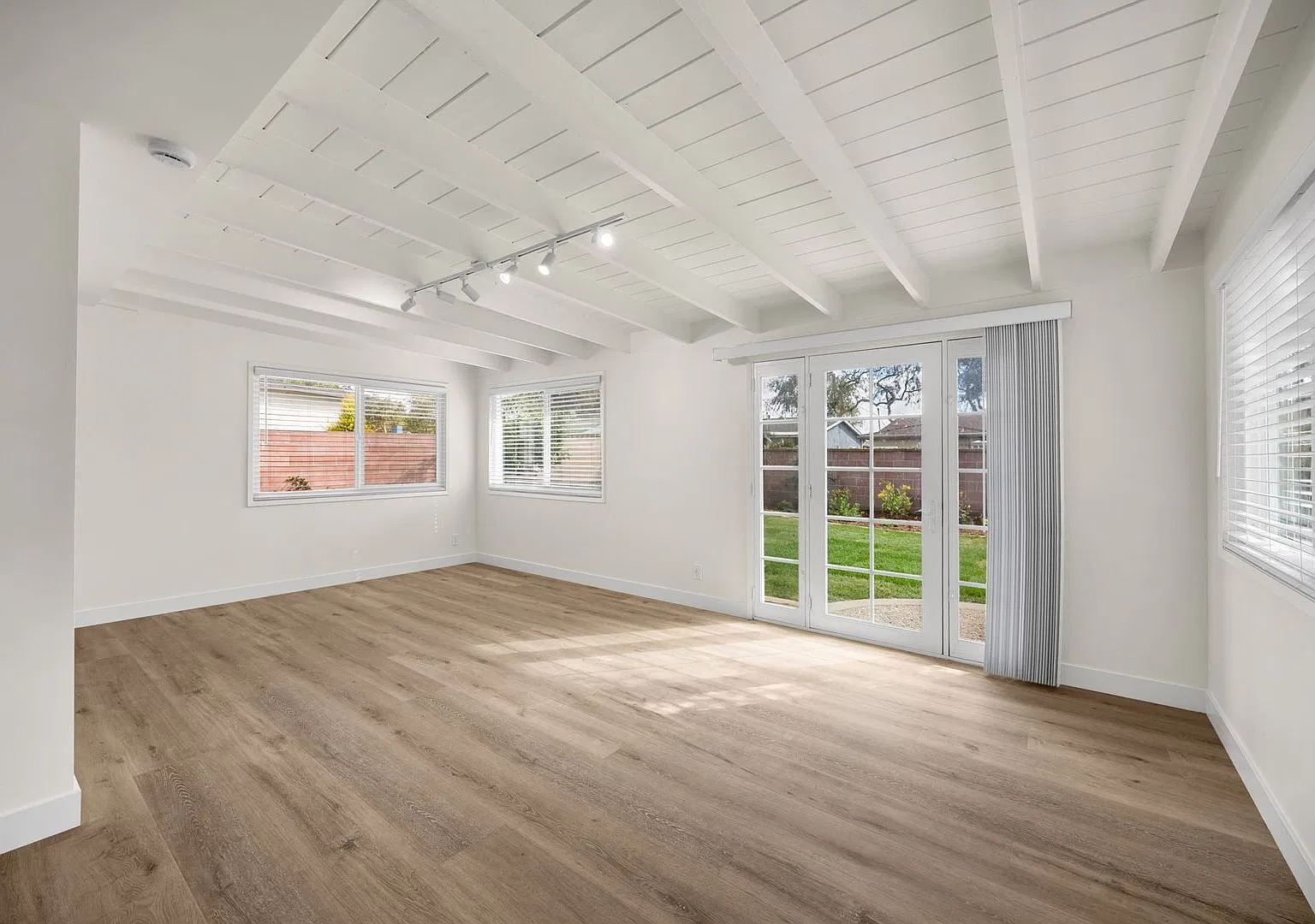 Beautifully Remodeled 4-Bedroom, 2-Bathroom Home! — Photo 4