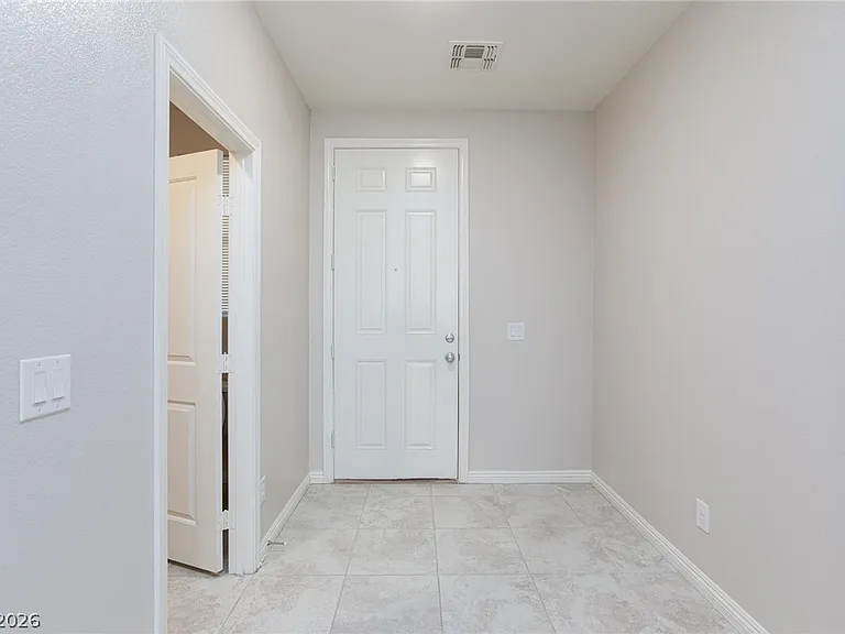 5327 Lazy Breeze Ave — Photo 5