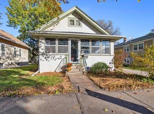 989 Thomas Ave, Saint Paul, MN 55104