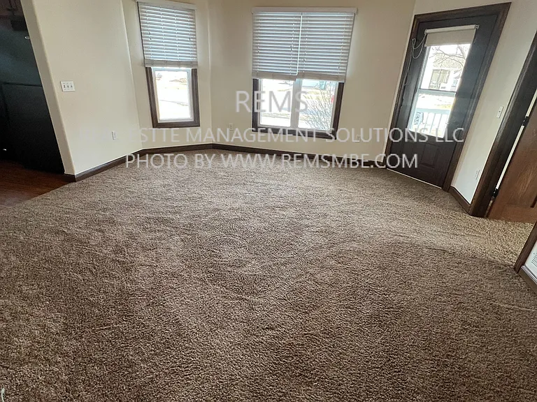 345 Laurel St #2 — Photo 3