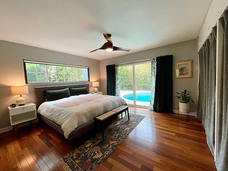 Primary suite with pool view