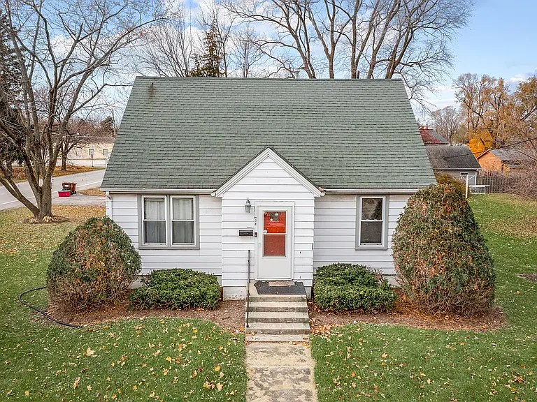 604 N Taylor St — Photo 1