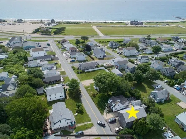 28 Angell Rd #A, Narragansett, RI 02882