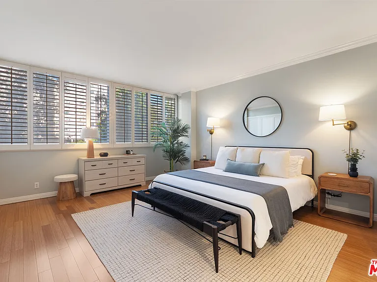 10433 Wilshire Blvd #301 — Photo 10