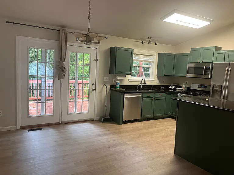 11 Ebony Ct — Photo 6