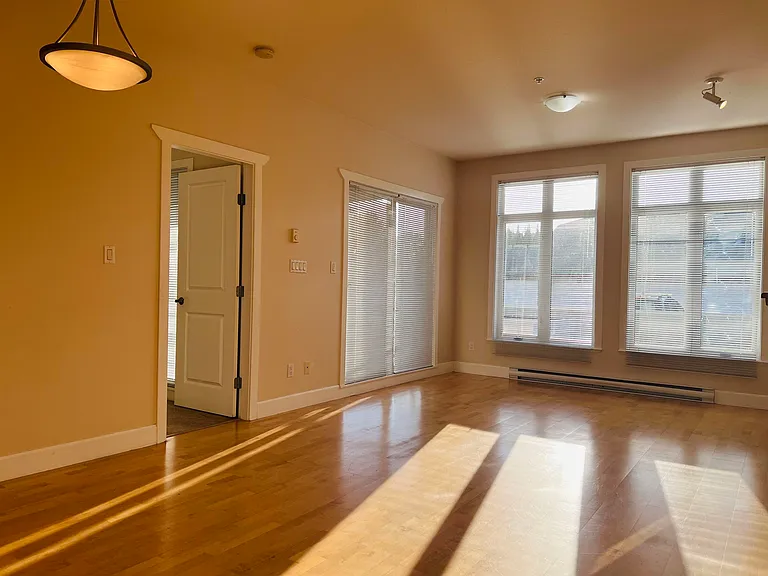 4280 Moncton St — Photo 15