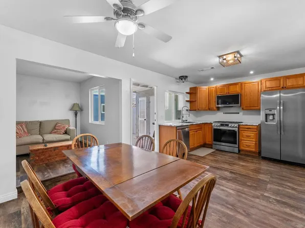 9401 Carlton Oaks Dr Unit E, Santee, CA 92071