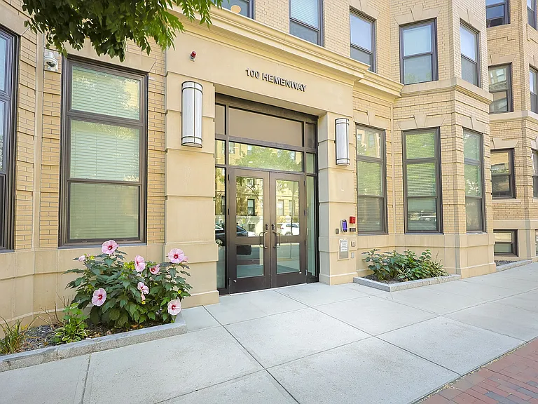100 Hemenway — Photo 15