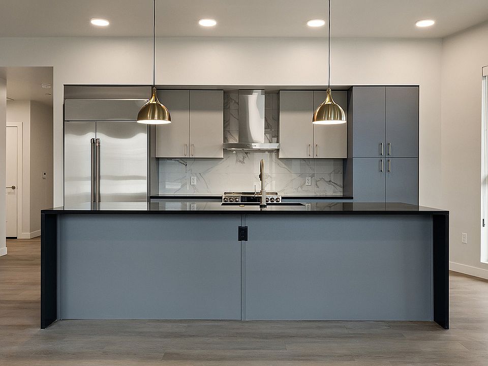 Callisto | Kitchen - view2