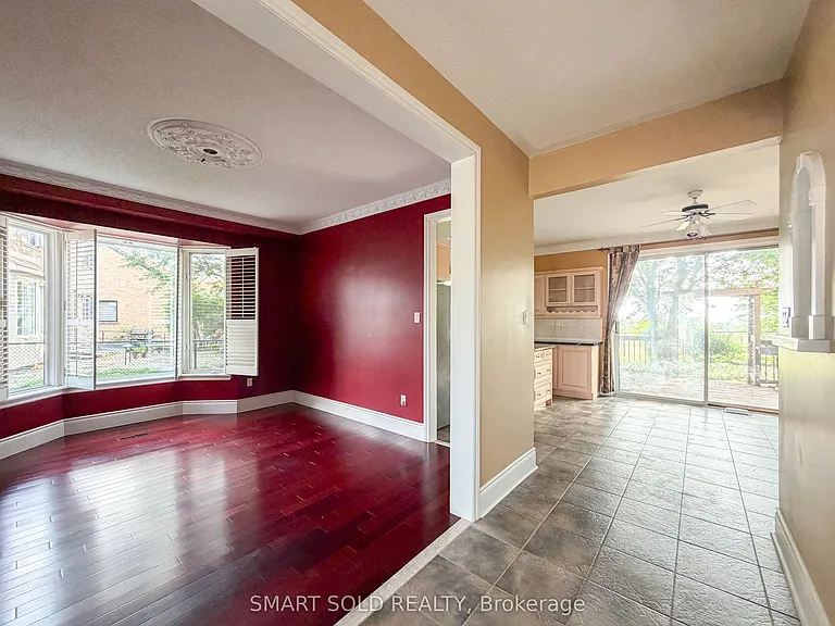 704 Foxcroft Blvd — Photo 4